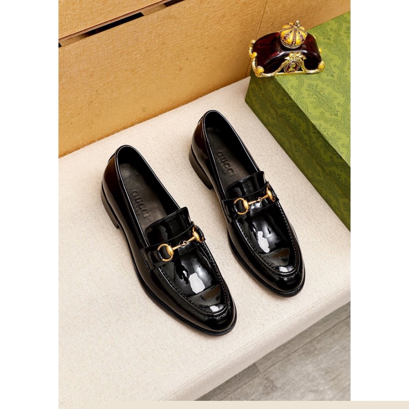 G*u*i leather shoes